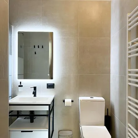 La Dama Del Porto Laveno-Mombello