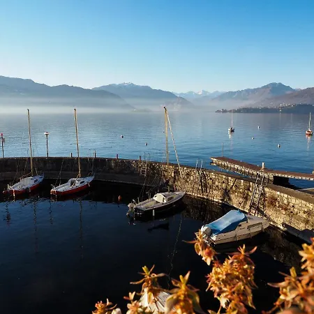 La Dama Del Porto Laveno-Mombello