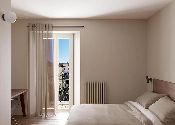 La Dama Del Porto Hotel