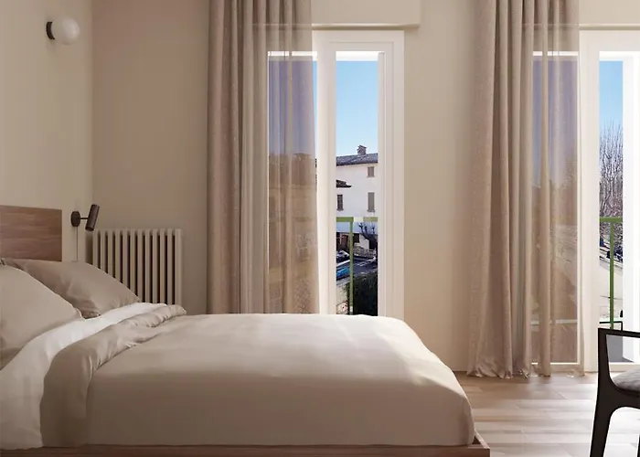 Hotel La Dama Del Porto *